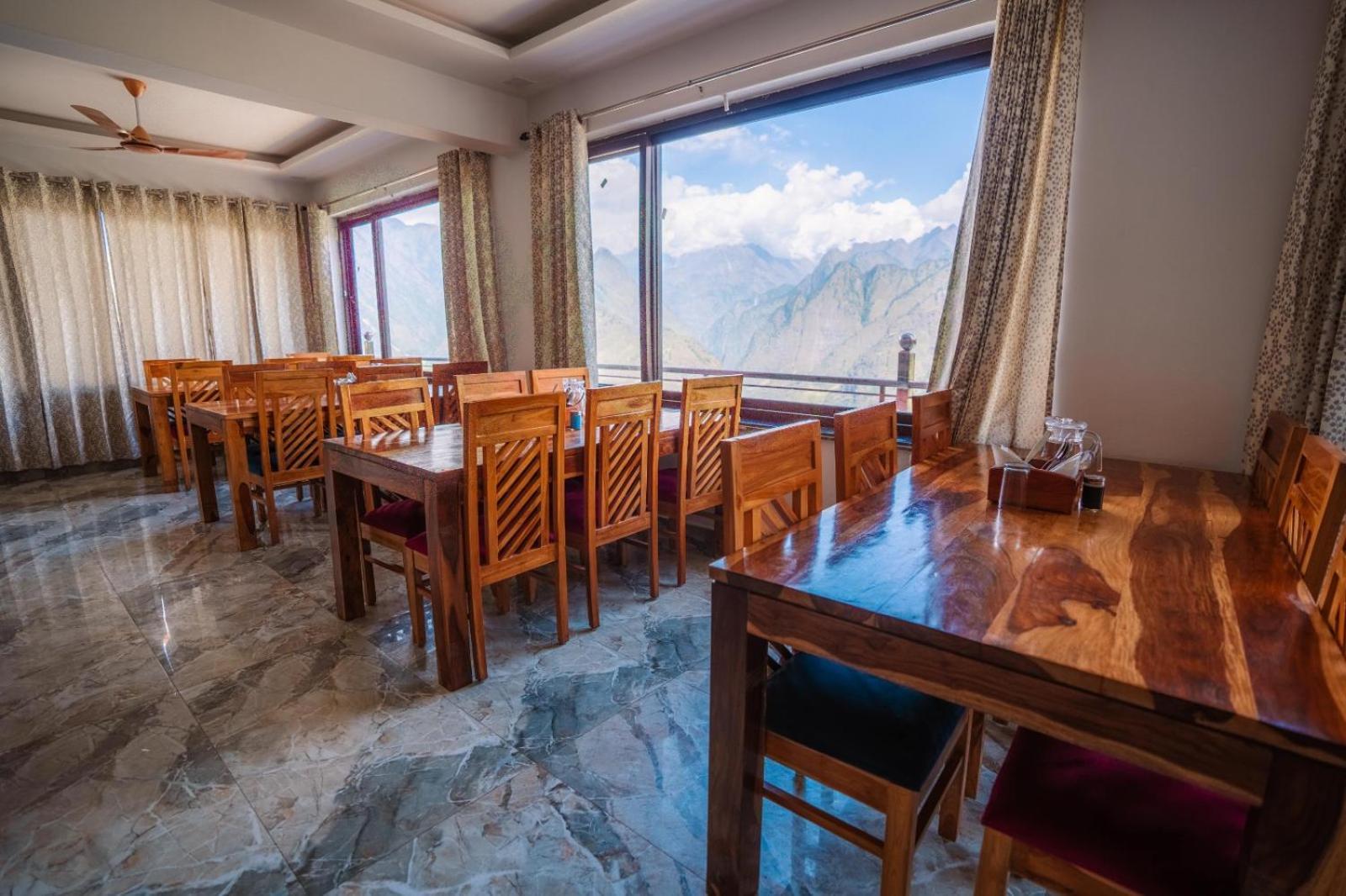 Resort Amaze Auli Joshīmath Exterior foto